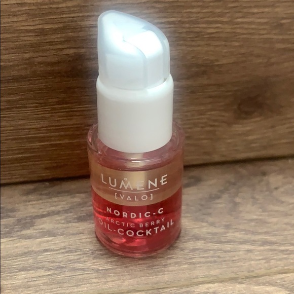 New Lumene Arctic Berry Oil-Cocktail - Picture 4 of 4